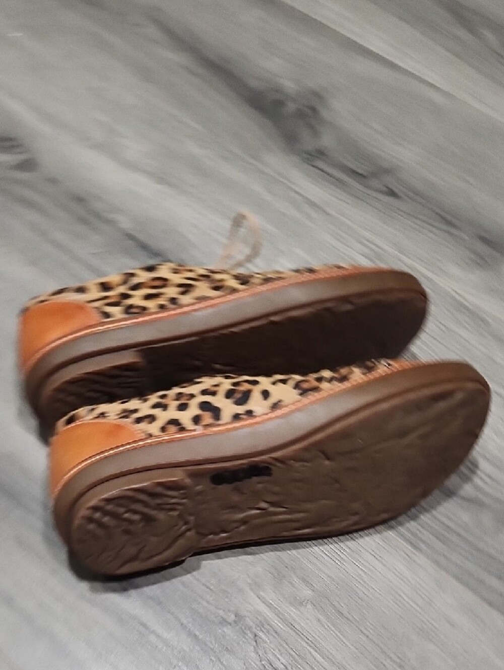 La'Artiste Libby Leopard Print Calfhair Leather Casual Sneakers - Picture 7 of 11
